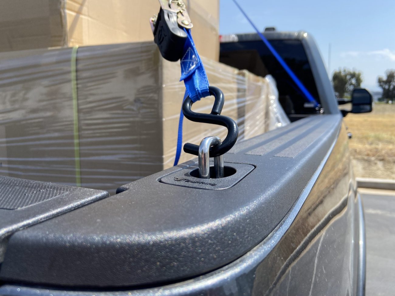 Retractable Tie Down Anchors with Tie Down for Cargo in Truck Bed